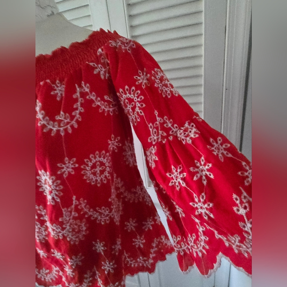CKlass Red Embroidered Peasant Top NWT - Picture 5 of 9